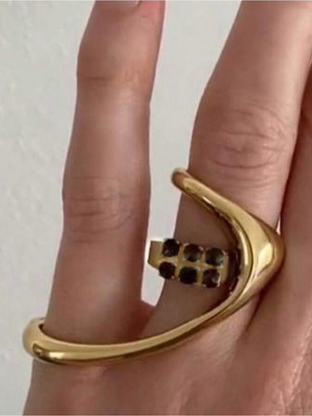 4 Unique Style Rings - Picture 2 of 10